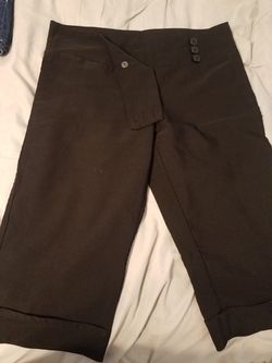 Black stretchy capris