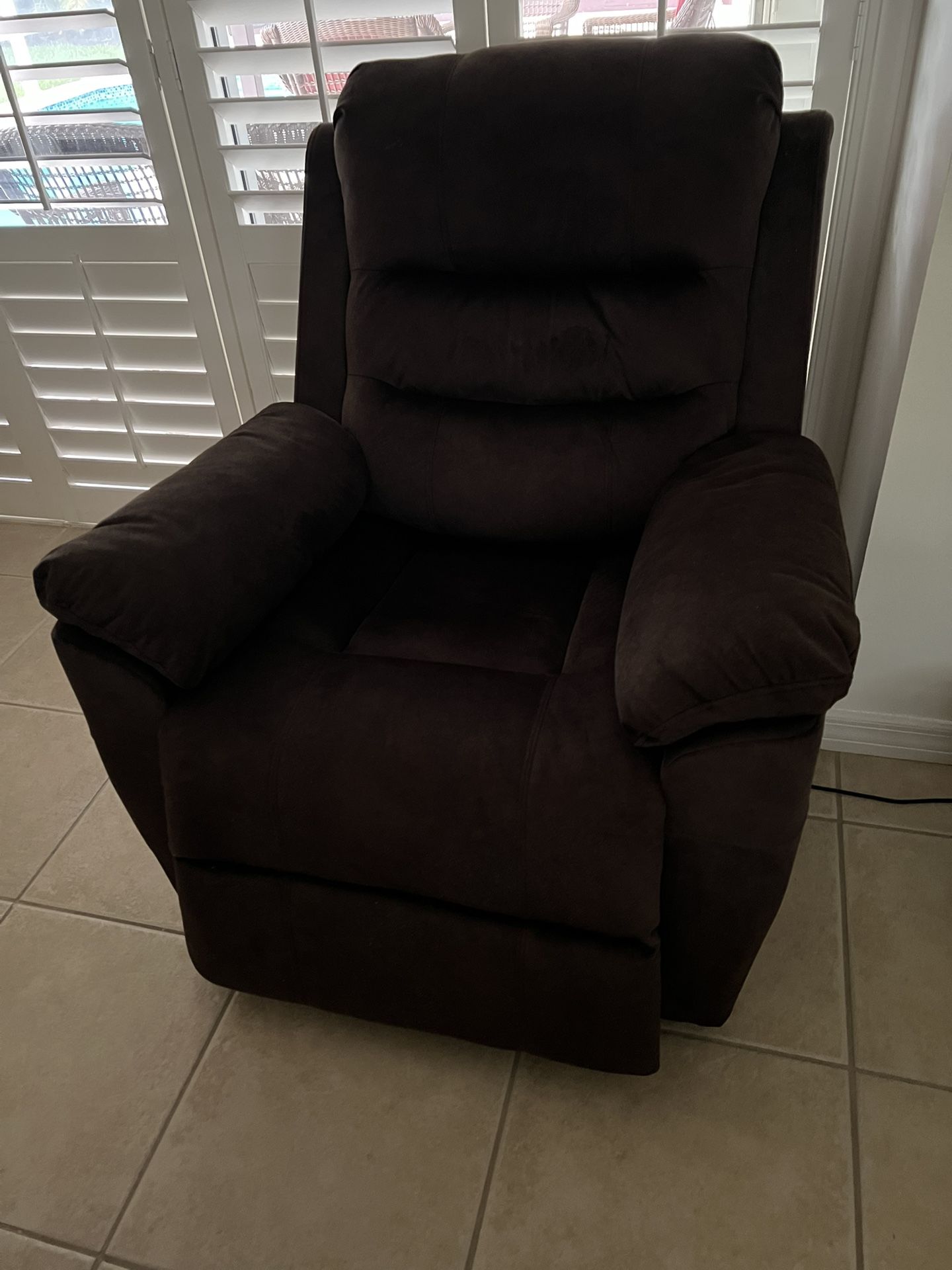 Recliner chair (lazy boy)