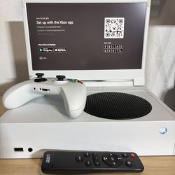 Xbox S 512GB Plus 14” G Story Portable Screen 1080p Plus Xbox S Carry Case