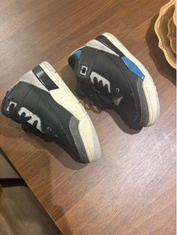 Boys Jordans size 11 c
