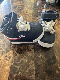 FILA size 4c Toddler Shoes