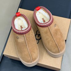 UGG Cozy Suede Slip-On Slippers -Brand New 🔥💯/Autentic/ Warm Plush Lining Comfort Shoes .(Sizes: 5,6,7,8