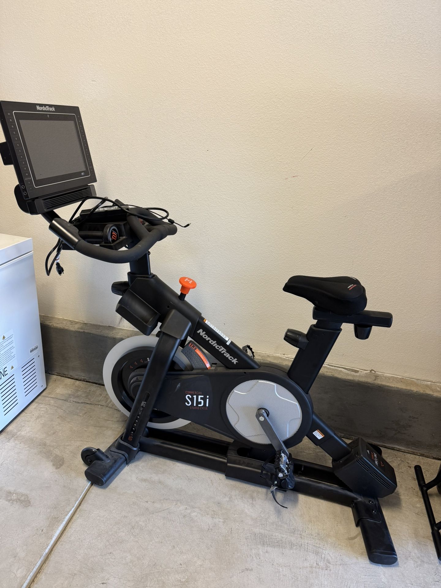 Nordictrack S15i Stationary Workout Bike With Weights