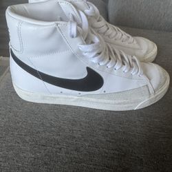Nike blazer Mid 77 