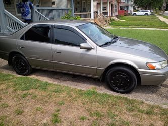 97 Toyota Camry 180350miles runs very good newer tires no dash lights on everything works cold AC hott heat clean inside and outside hid headlights ne