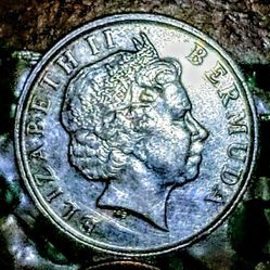 Rare 2017 Queen Elizabeth II Strike Through Clash Error