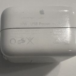 Apple 10W USB Power Adapter for Apple iPhone, iPod and iPad