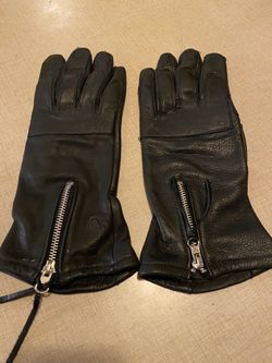 Vanson leather motorcycle gloves.