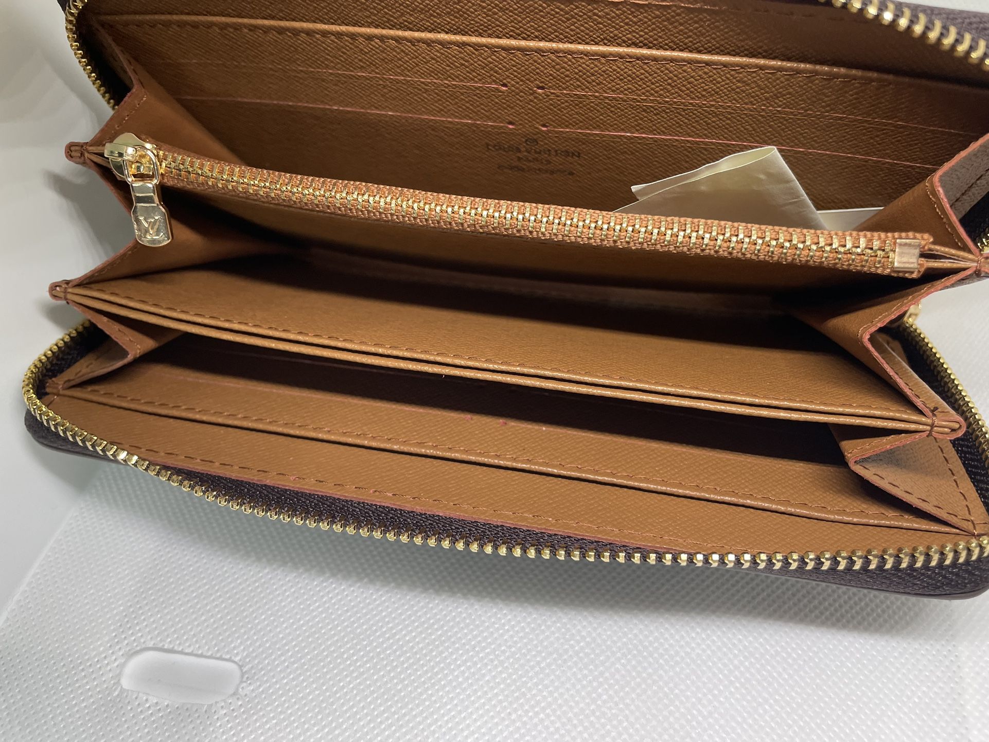 Louis Vuitton Zippy Wallet