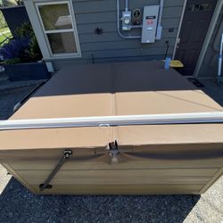  92 Inch Gray Wolf Panovision Retractable Screen, Includes Sanyo Projector