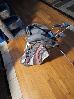 Junior Maxwell golf club set and bag