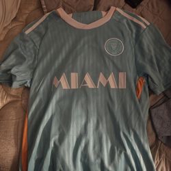 Messi Jersey Size Meduim 