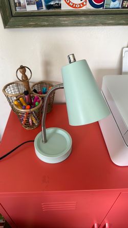 Desk lamp