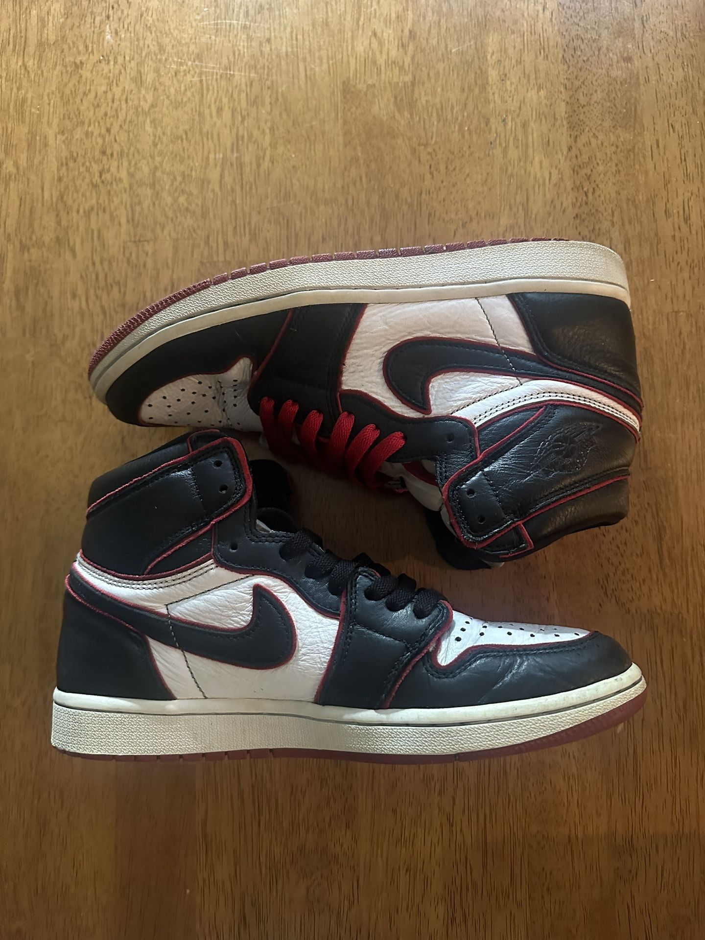 Size 7.5 Jordan 1 Retro High OG Bloodline 2019 Men\'s Shoes 2019 Jordan 1 Bloodline ? On Feet Look ? #sneakerhead  main image 2