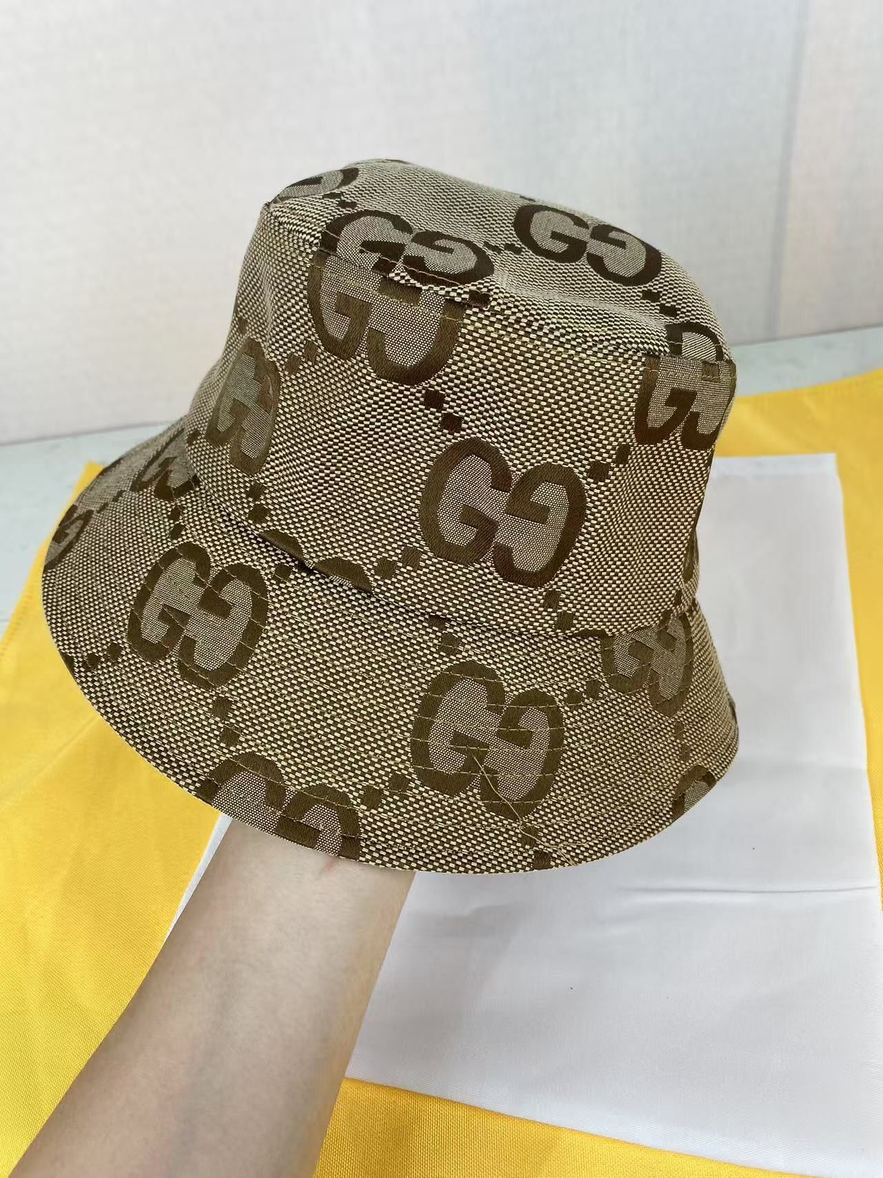 Gucci M size fisherman's cap