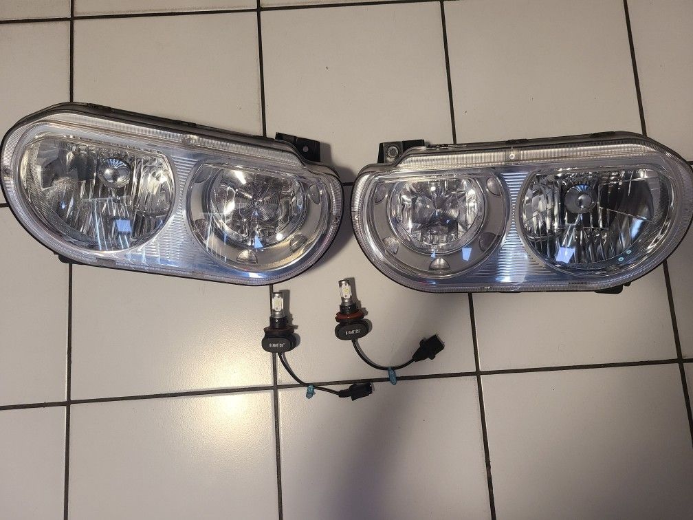 Dodge Challenger 2008-2014 Headlight