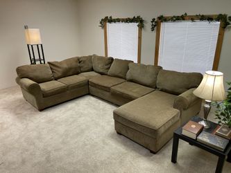 JC Penny U Shape Sectional Couch Sofa Free Delivery 