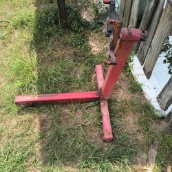 Red Engine Stand