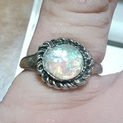 Sterling Silver Moonstone Ring. 