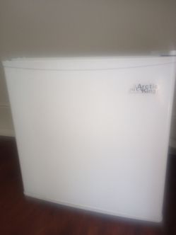 Mini fridge