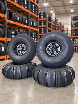 35" Sandcraft Sand Paddle Tires with Hostile Wheels for Canam Maverick R