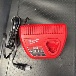 Milwaukee M12 Battery Charger