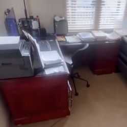 Executive desk (with accessories )