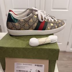 Womens Gucci Ace GG Supreme "Bees" Tennis - Size 37