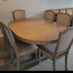 Wooden Dining Table/chairs