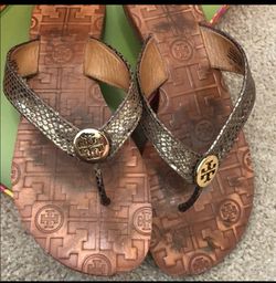 Tory Burch flat sandals size 7