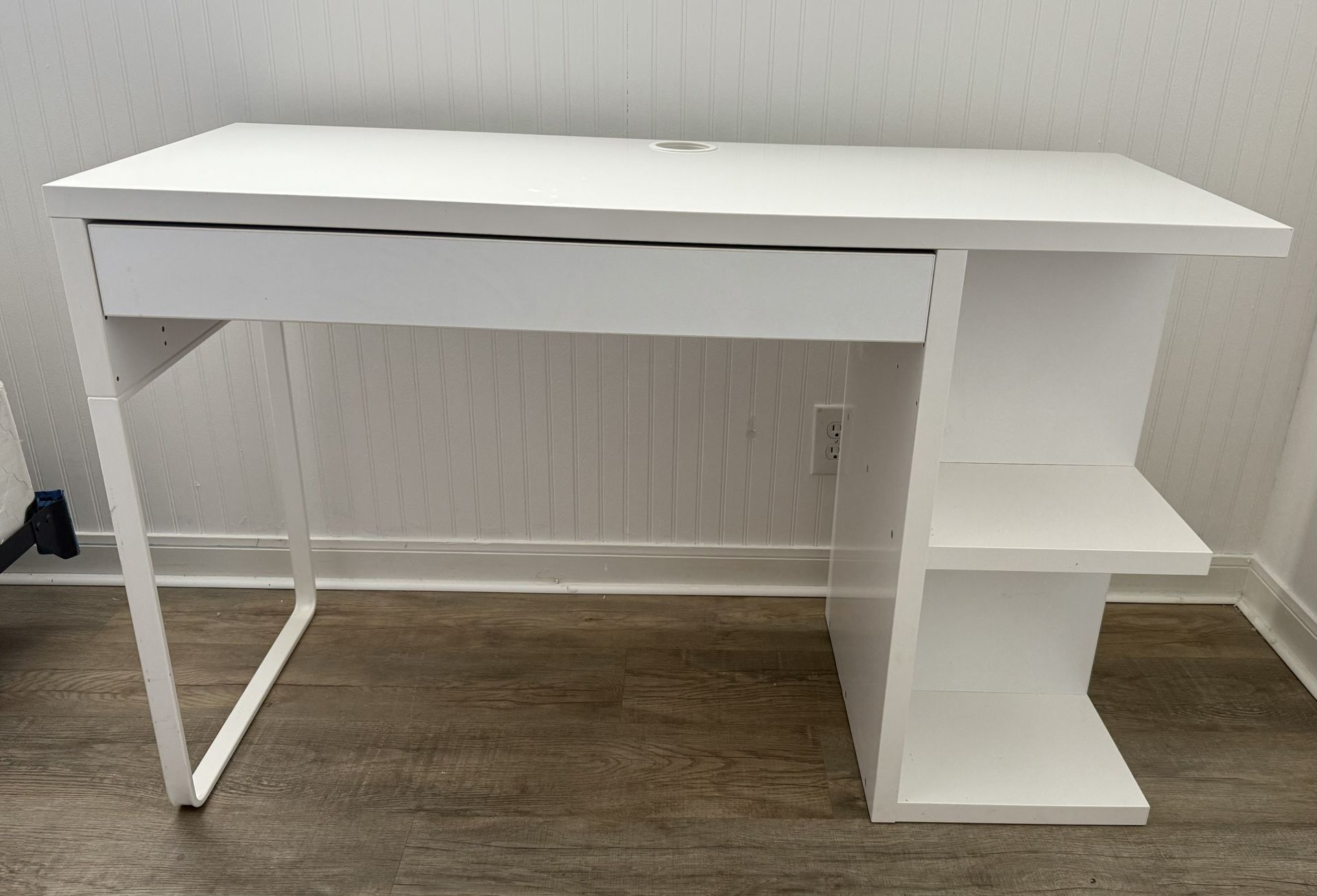 White Desk