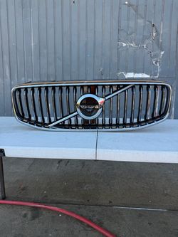 2018 2019 2020 2021 2022 2023 Volvo XC60 Front Bumper Grille