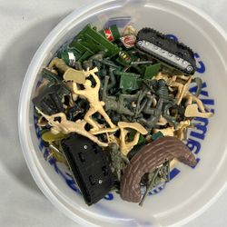 Plastic Figure Army Toy Army Box Included