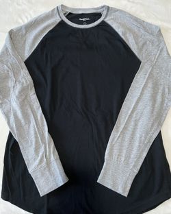 Like New Goodfellow Long Sleeve Tshirt Size Medium 