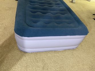 Beautyrest silver extraordinaire raised air mattress 2024 with iflex support & hybrid pump