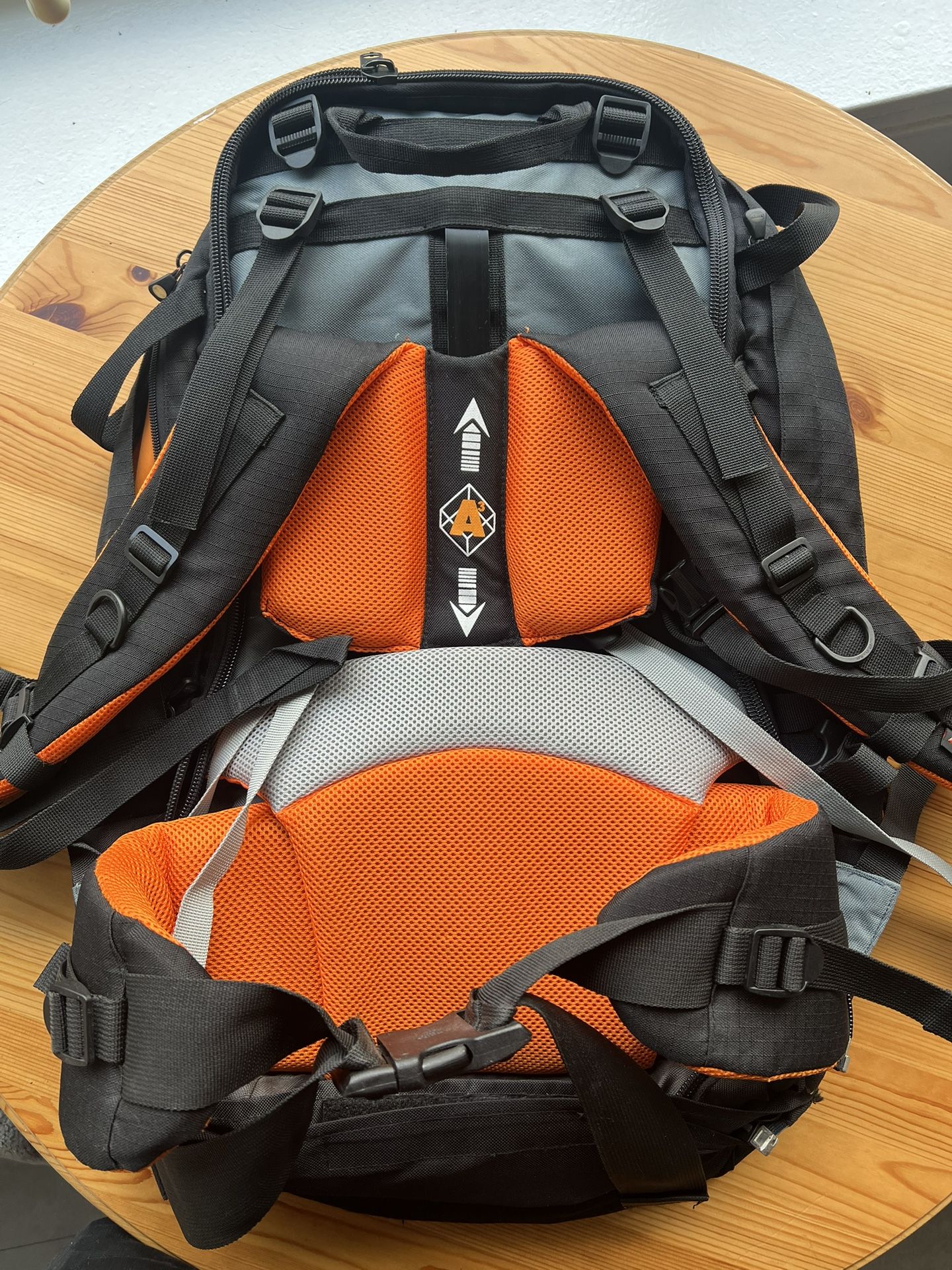 Vango Traveller 50+20 Backpack - MOVING OUT SALE βοΈ