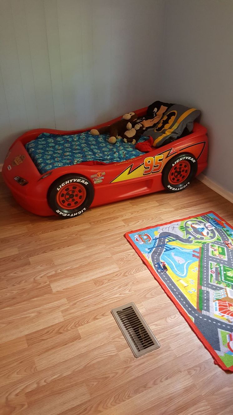 Toddler car bed