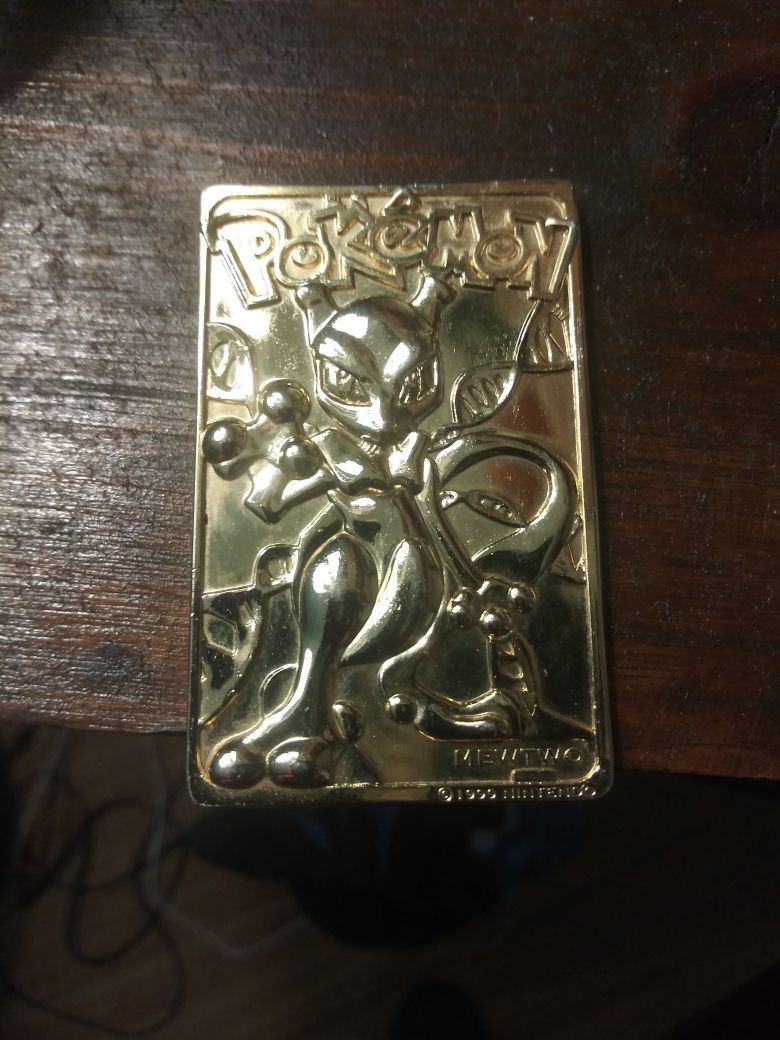 Pokemon. Mewtwo gold plated collectable
