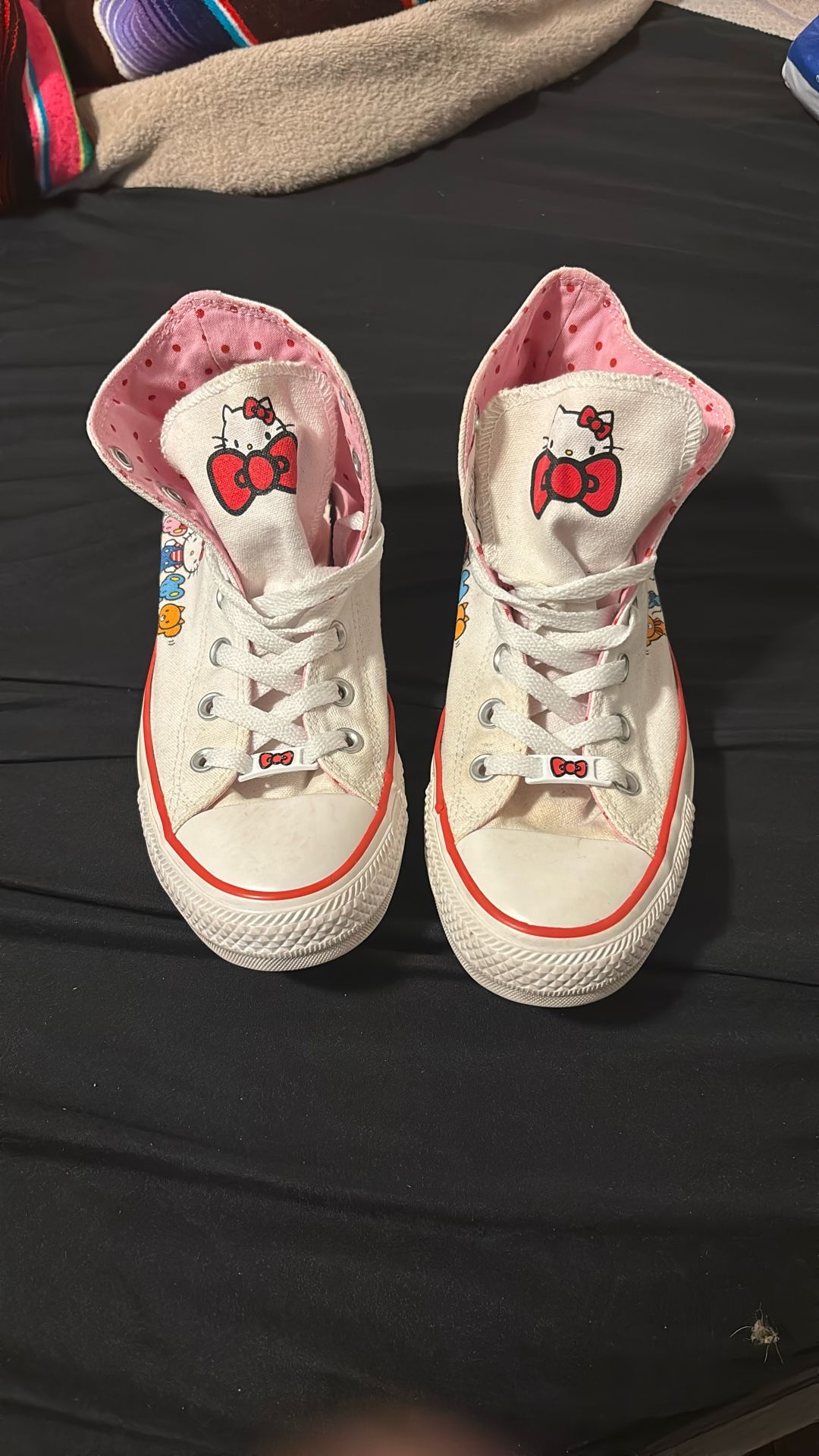Hello Kitty Converse