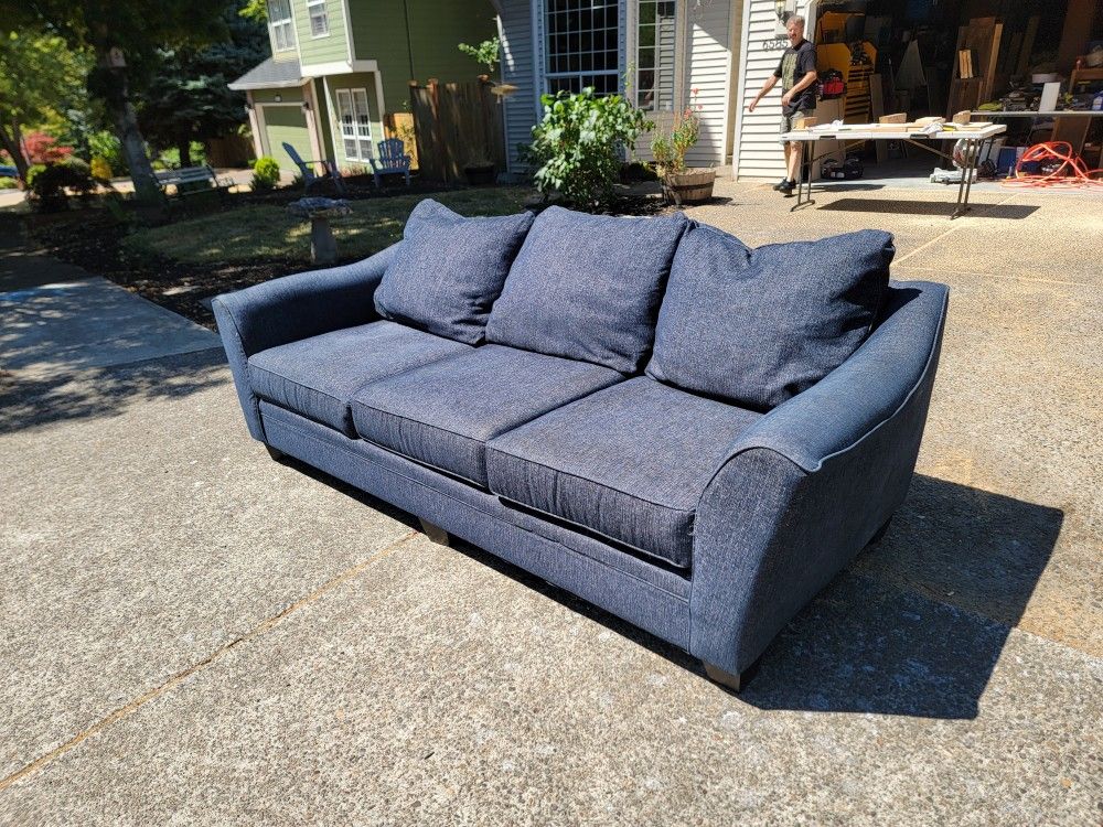 Free Couch Mor Furniture