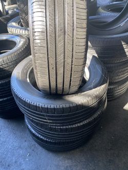 SET MICHELIN 225/60/18 GOOD USED $220 INCLUDE PROFESIONAL INSTALLATION AND TAX