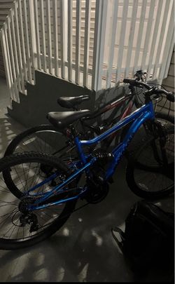 Mongoose Limestone Mountain Bike 26"