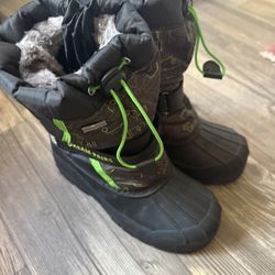 Boys Snow Boots Size 2 