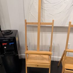 Easel