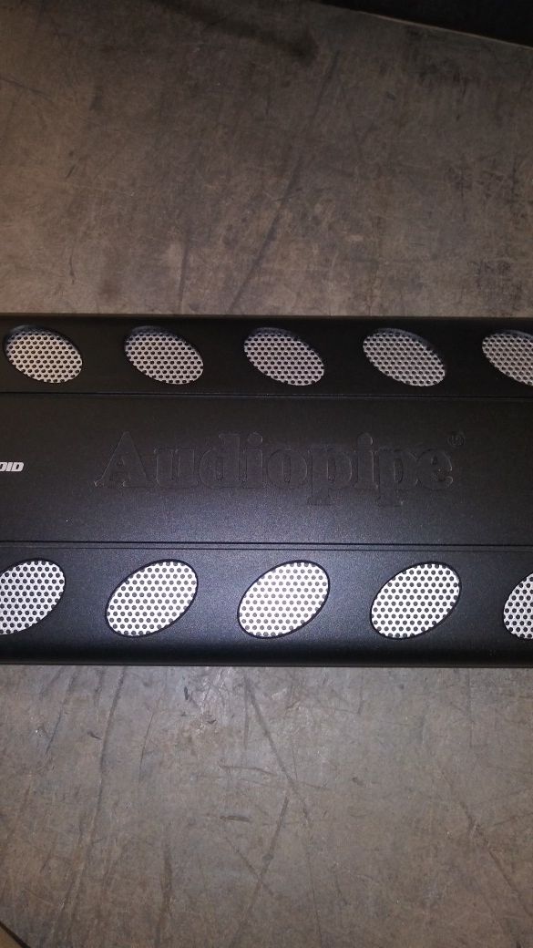Audiopipe APCL-1800ID Amplifier 1800 watts