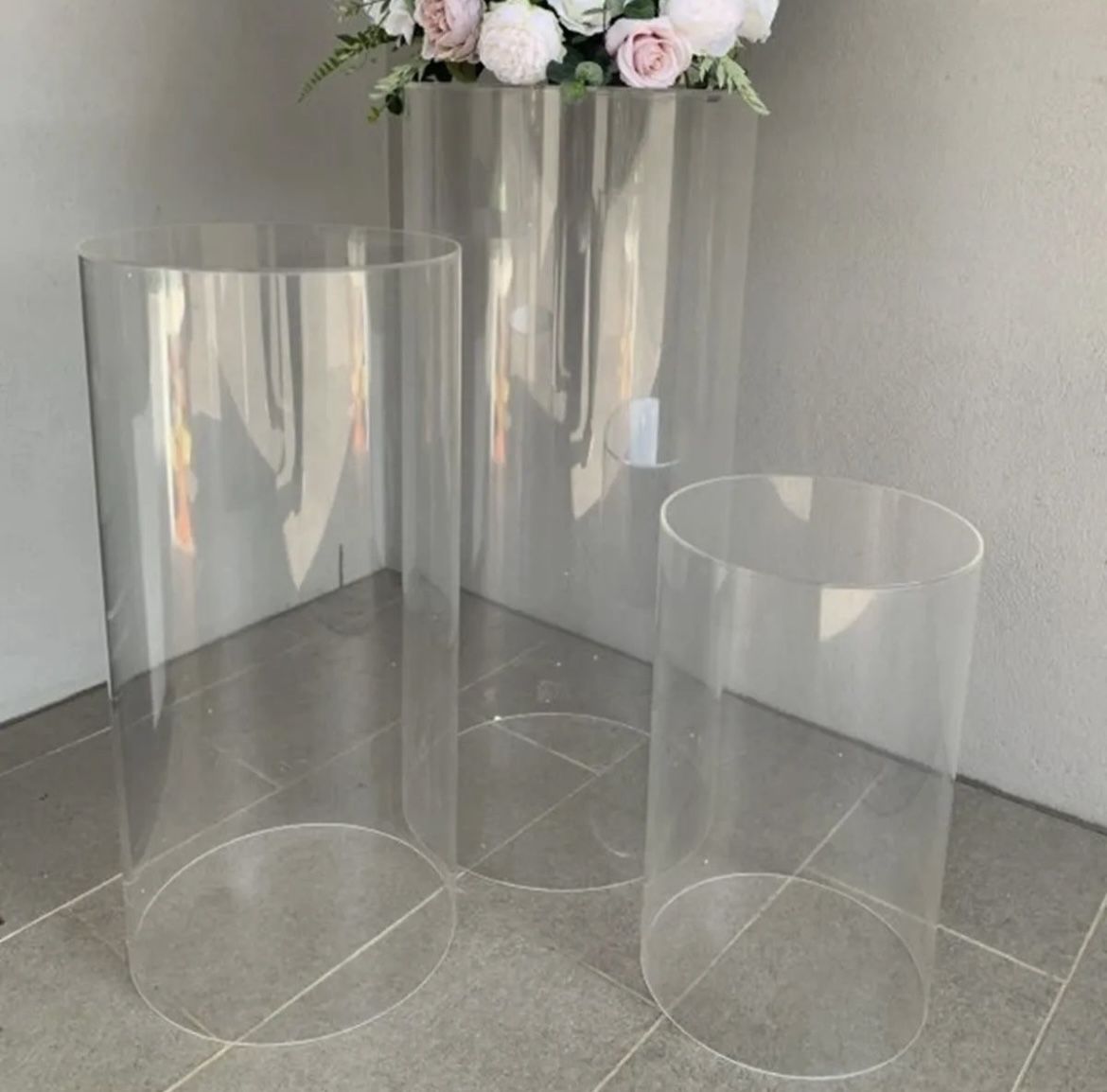 Title Round clear acrylic bases