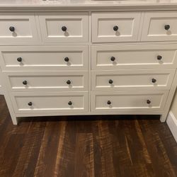 Five Piece Queen Bed Set 