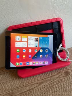 iPad 6th Generation 32GB With Pencil And Kids Case