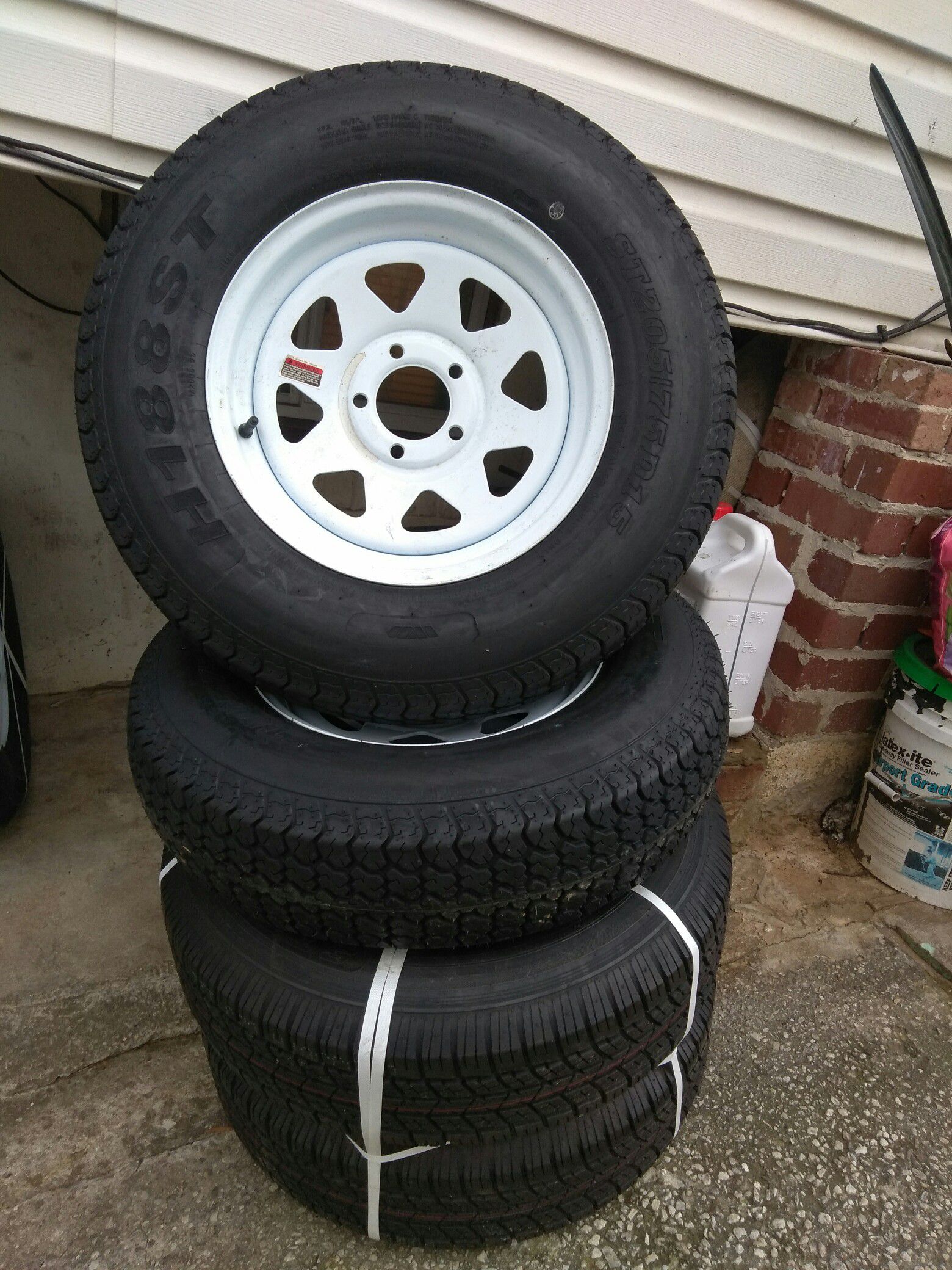 Trailer tires&rim new (4) 205/75/15 4.5