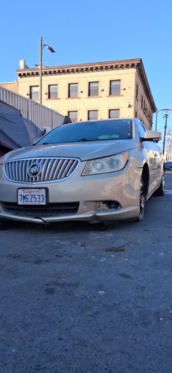 Buick  Lacrosse CXL v6